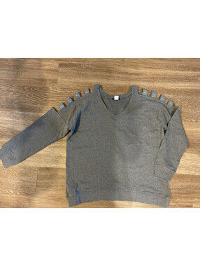 VENUS Gray Solid V-Neck Studded Shoulder Long Sleeve Knit Pullover Sweater L
